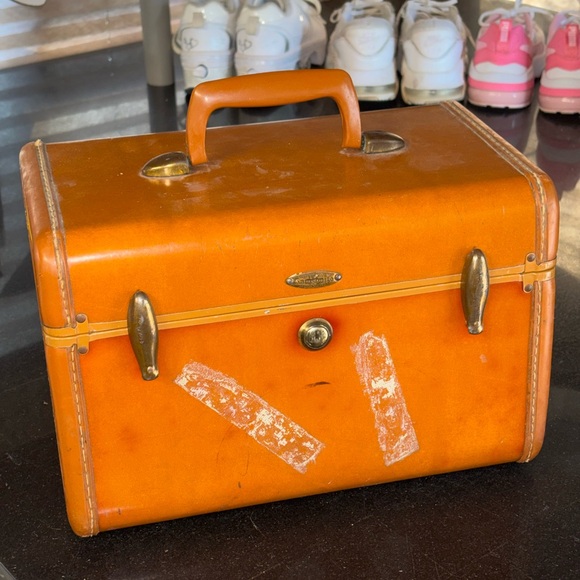 Samsonite Handbags - vintage Samsonite train case